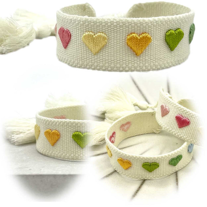 KI-generiertes Bild Canvas Statement Armband Herzen Multi Colour Bunt Quasten besticktes Webarmband