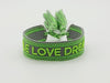 KI-generiertes Bild,Canvas Statement Armband Smile Love Dream Quasten besticktes Webarmband