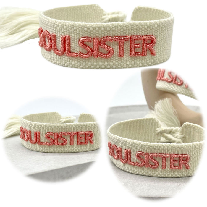 KI-generiertes Bild Canvas Statement Armband Soulsister Ecru Rose Quasten besticktes Webarmband