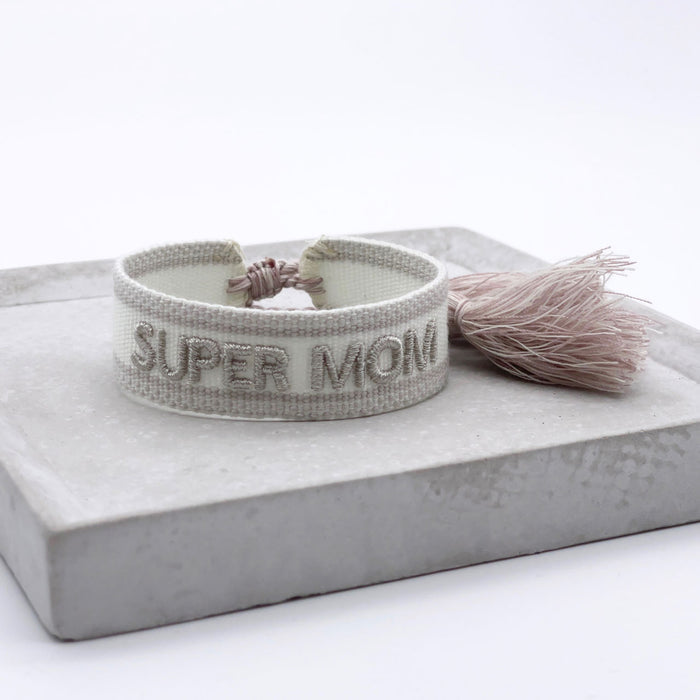KI-generiertes Bild,Canvas Statement Armband Super Mom Silber Grau Quasten besticktes Webarmband