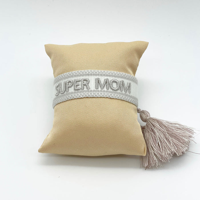 KI-generiertes Bild,Canvas Statement Armband Super Mom Silber Grau Quasten besticktes Webarmband