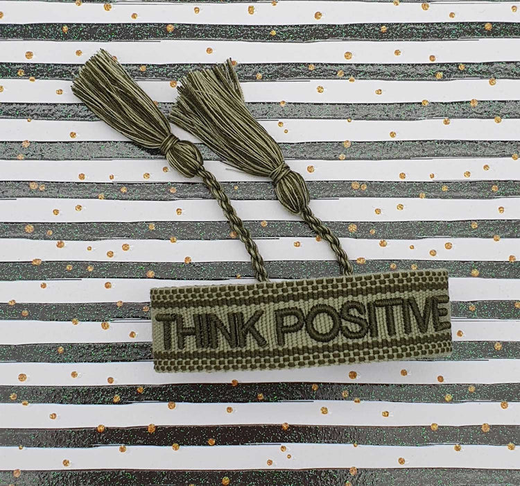 KI-generiertes Bild,Canvas Statement Armband Think Positive Khaki Grün Quasten besticktes Webarmband