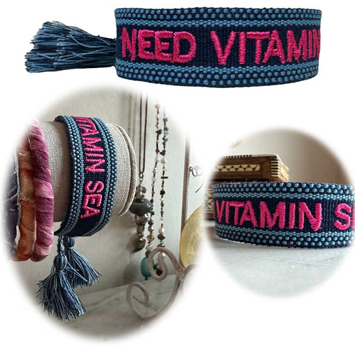 KI-generiertes Bild Canvas Statement Armband Need Vitamin Sea Blau Pink Quasten besticktes Webarmband