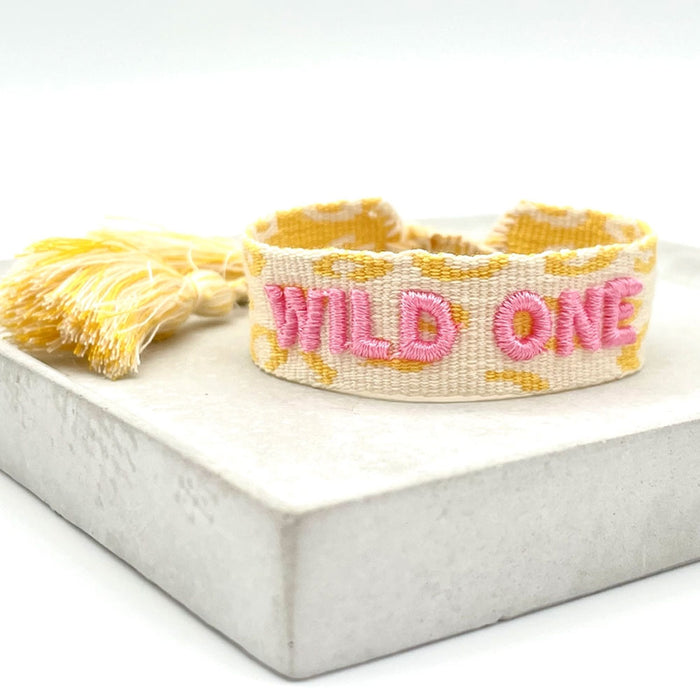 KI-generiertes Bild,Canvas Statement Armband Wild One Gelb Rose Pink Quasten besticktes Webarmband