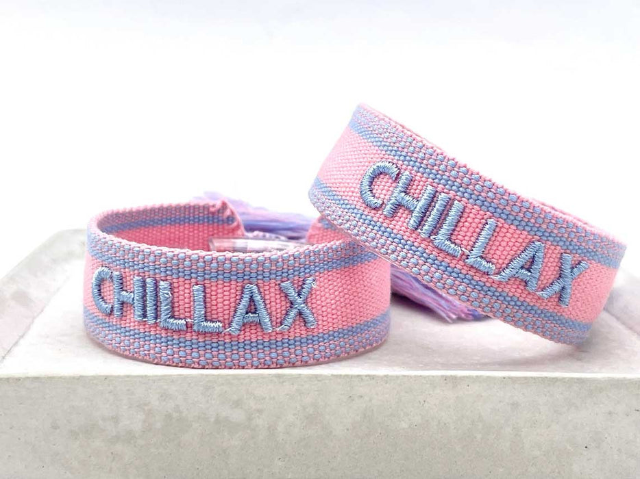 KI-generiertes Bild,Canvas Statement Armband Chillax Rose Blau Quasten besticktes Webarmband