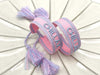 KI-generiertes Bild,Canvas Statement Armband Chillax Rose Blau Quasten besticktes Webarmband