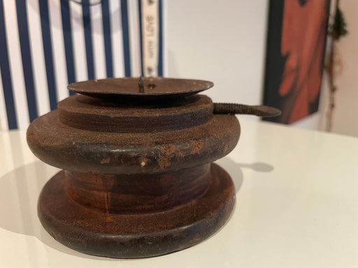 KI-generiertes Bild,Holz Kerzenständer Nähspule 10cm Teak Kerzenhalter für Stumpenkerze