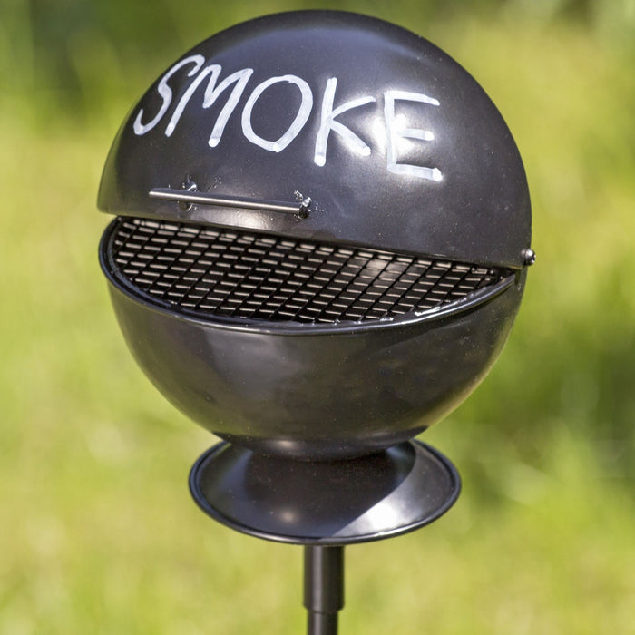 KI-generiertes Bild,XL Windaschenbecher Metall BBQ Grill Smoke Schwarz Gartenstab 65-115cm Ascher