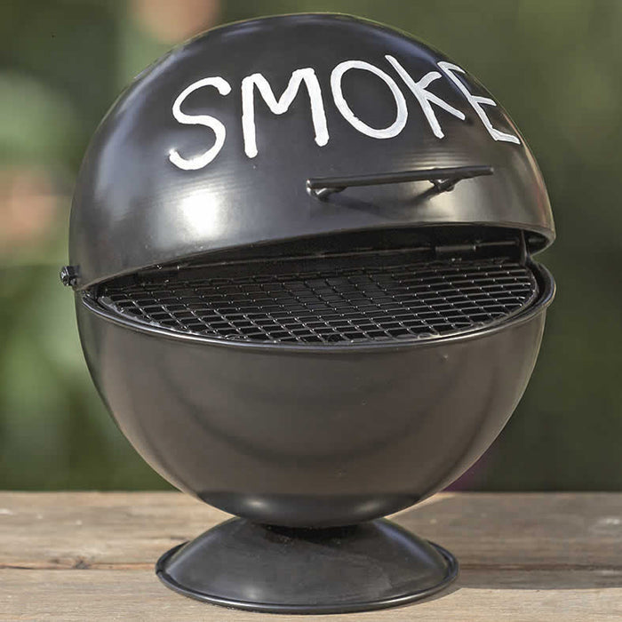 KI-generiertes Bild,XL Sturmaschenbecher Metall Smoke Schwarz 15cm BBQ-Grill Windaschenbecher Ascher