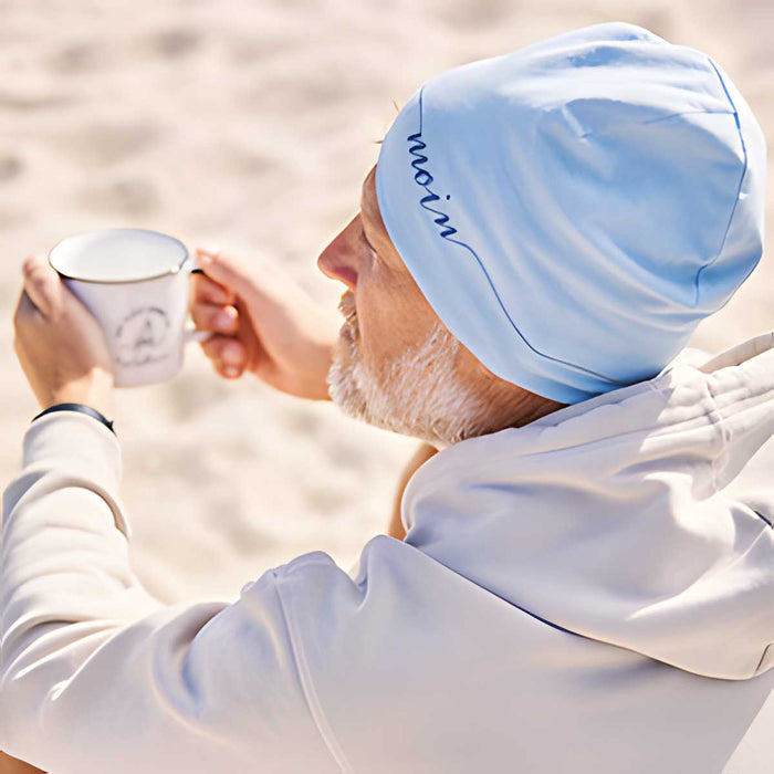 KI-generiertes Bild,Stylische Mütze Unisex "Moin" Blau Jersey Stretch Beanie weich dehnbar