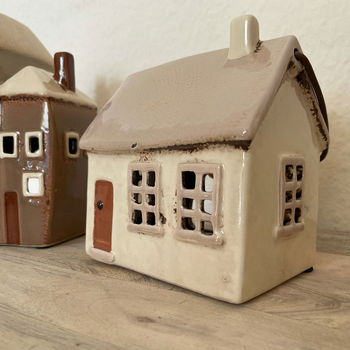KI-generiertes Bild,Teelichthaus Lichterhaus Aarhus 14cm Keramik Fachwerkhaus Laterne Teelichthalter