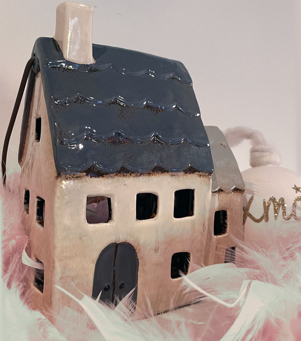 KI-generiertes Bild,Teelichthaus Lichterhaus Aarhus 20cm Keramik Fachwerkhaus Laterne Teelichthalter