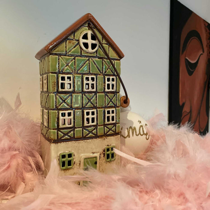 KI-generiertes Bild,Teelichthaus Lichterhaus Aarhus 27cm Keramik Fachwerkhaus Laterne Teelichthalter