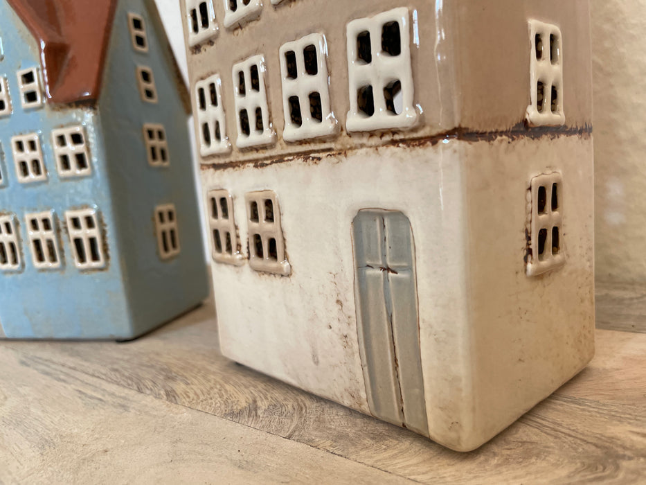 KI-generiertes Bild,Teelichthaus Lichterhaus Aarhus 25cm Keramik Fachwerkhaus Teelichthalter