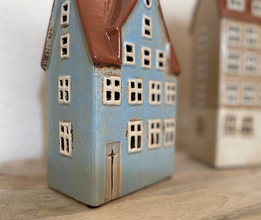 KI-generiertes Bild,Teelichthaus Lichterhaus Aarhus 19cm Keramik Fachwerkhaus Teelichthalter