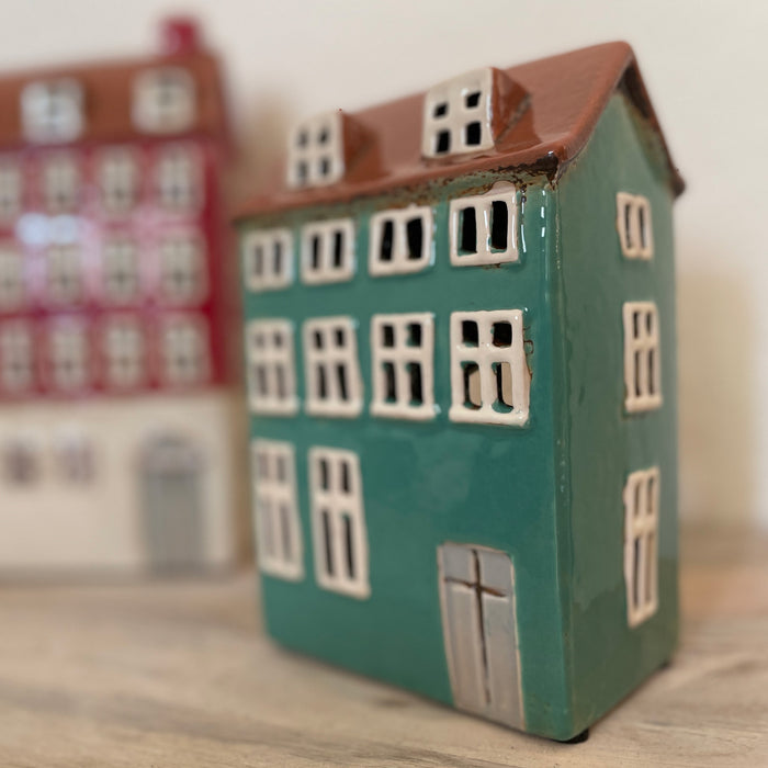 KI-generiertes Bild,Teelichthaus Lichterhaus Aarhus 17cm Keramik Fachwerkhaus Teelichthalter