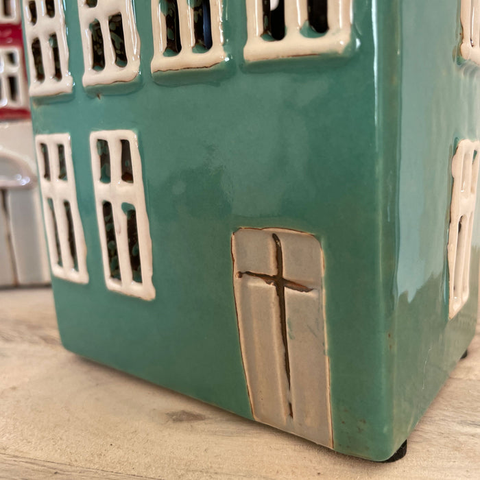 KI-generiertes Bild,Teelichthaus Lichterhaus Aarhus 17cm Keramik Fachwerkhaus Teelichthalter