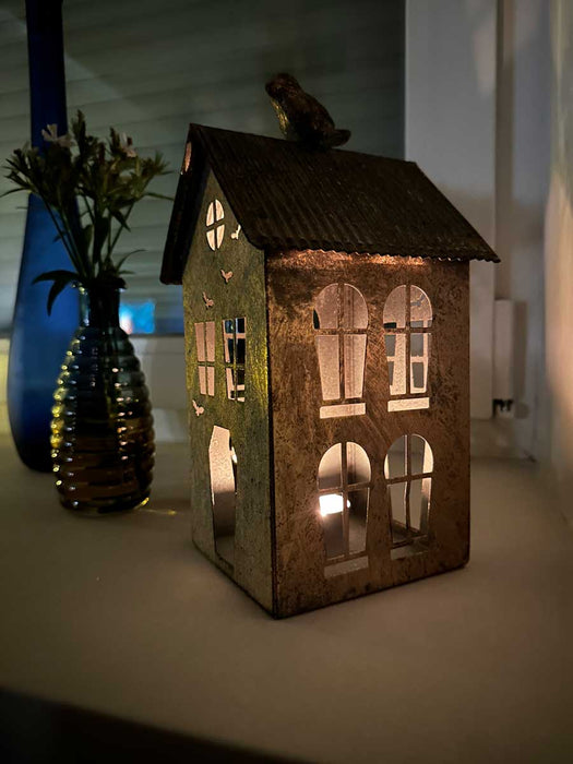 KI-generiertes Bild,Teelichthaus Lichterhaus 23cm Gold Metall Fachwerkhaus Teelichthalter
