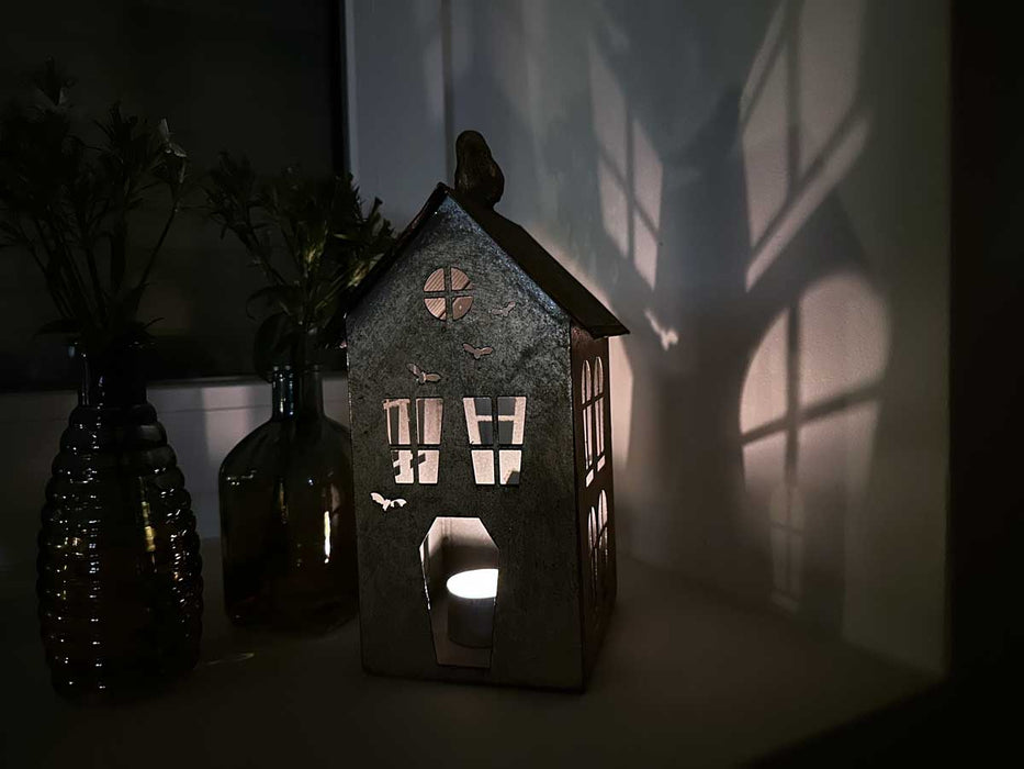 KI-generiertes Bild,Teelichthaus Lichterhaus 23cm Gold Metall Fachwerkhaus Teelichthalter