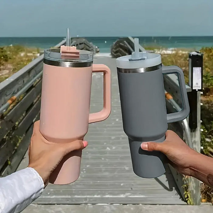 KI-generiertes Bild,XL Edelstahl Trinkbecher Anthrazit 1200ml mit Griff Vakuum Kaffeebecher Coffee to Go