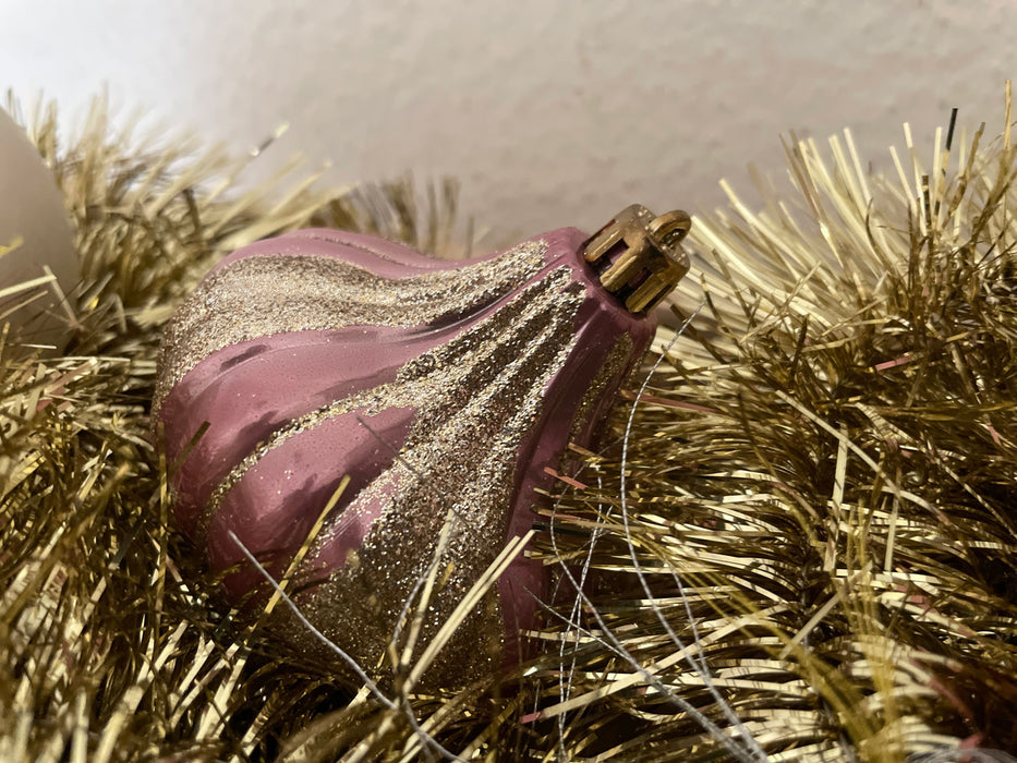 KI-generiertes Bild,5 Vintage Christbaumkugeln 8cm Kunststoff Rosa Pink Gold Weihnachtskugeln