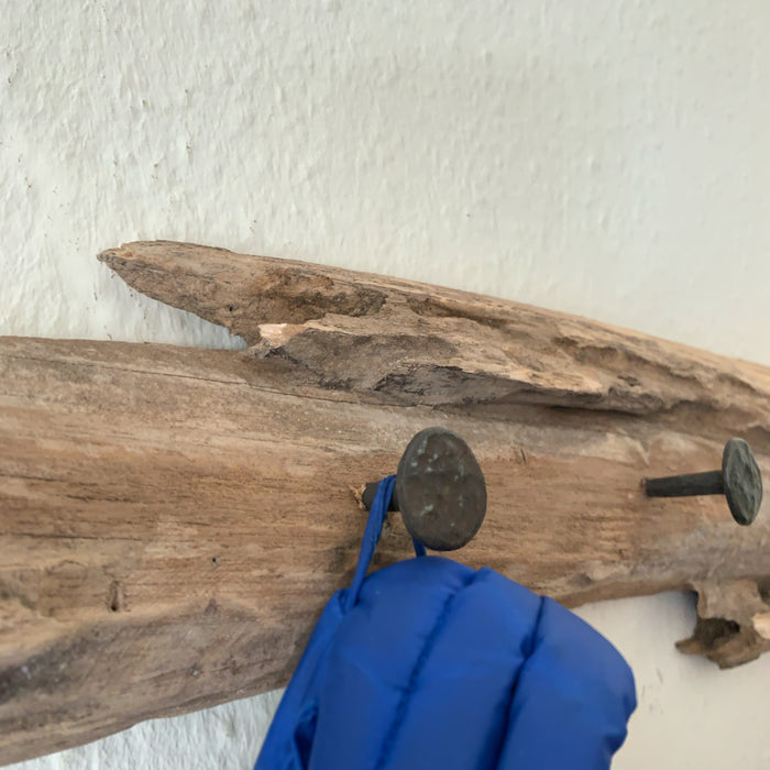 KI-generiertes Bild,Vintage Echt Holz Wandgarderobe 4 Haken Braun Baumstamm Garderobenleiste