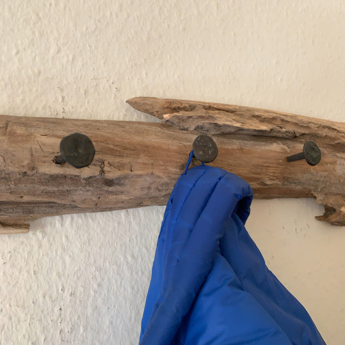 KI-generiertes Bild,Vintage Echt Holz Wandgarderobe 4 Haken Braun Baumstamm Garderobenleiste