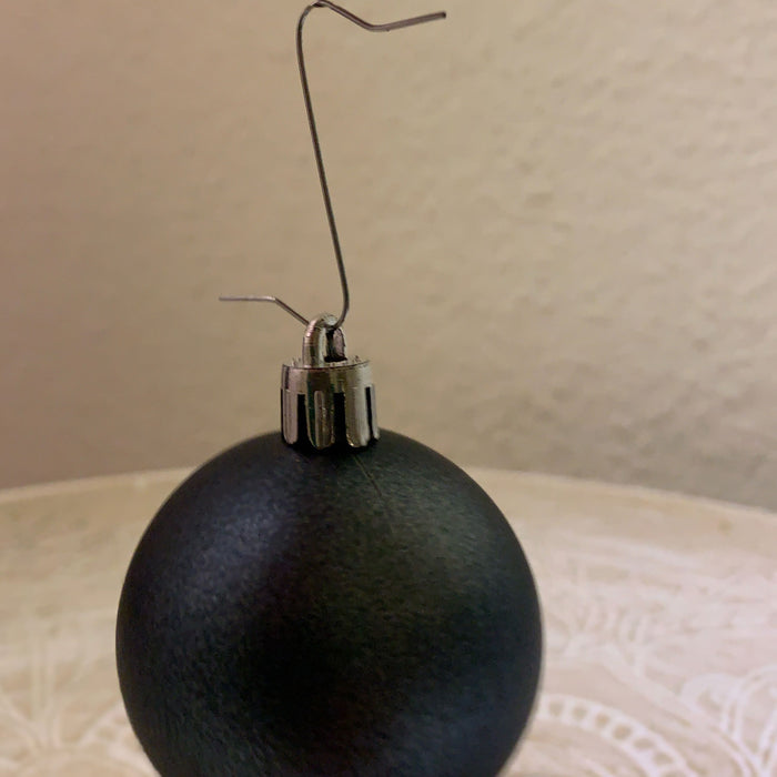 KI-generiertes Bild,50 Schnell-Aufhänger Anhänger Silber Weihnachtskugeln Baum-Kugel Haken