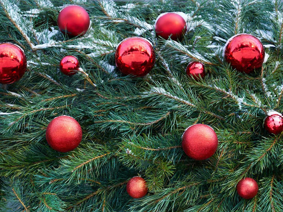 KI-generiertes Bild,30 Kunststoff Weihnachtskugeln Rot 4cm-6cm Baumkugel Dekokugel