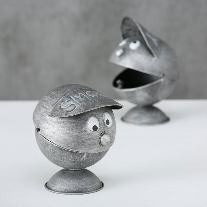 KI-generiertes Bild,XL Sturmaschenbecher Metall Smoky Grau 16cm Cappy Windaschenbecher Ascher
