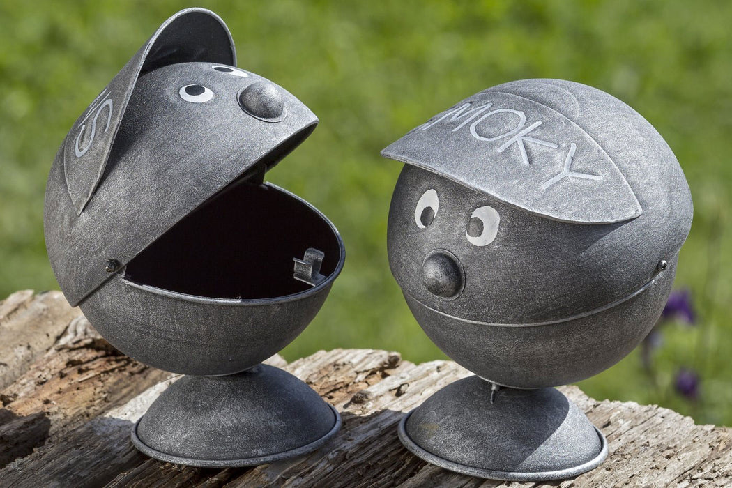 KI-generiertes Bild,XL Sturmaschenbecher Metall Smoky Grau 16cm Cappy Windaschenbecher Ascher