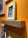 KI-generiertes Bild,Holz Wandregal Bilderregal 45cm Braun Fundholz Wandboard Bilderrahmenleiste Ablage