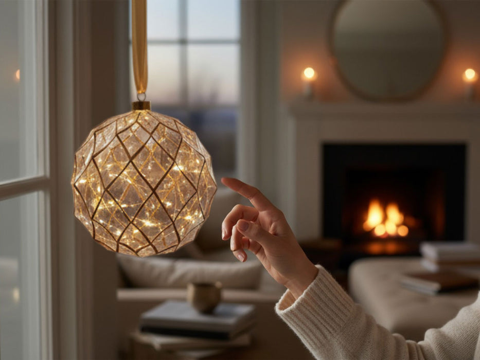 KI-generiertes Bild,XL Deko Glas Lichtkugel 40LED 20cm Klar Gold Glaskugel Timer Batterie Anhängen