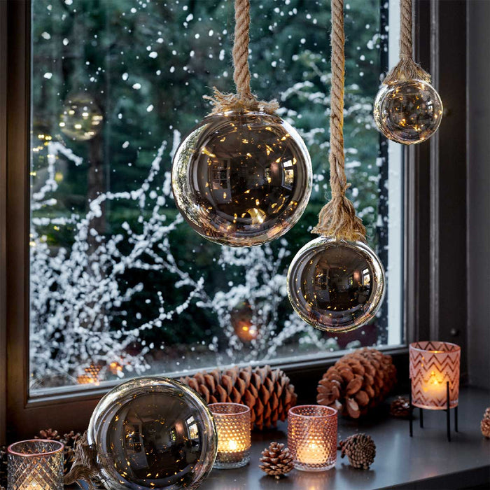 KI-generiertes Bild,XL LED Deko Glas Licht-Kugel 14cm Hanf-Tau Timer WarmWeiß Batterie Sisal-Seil