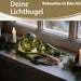 KI-generiertes Bild,XL Deko Glas Lichtkugel 10 LED 27cm Zapfen Silber Glaskugel Timer Batterie Anhängen